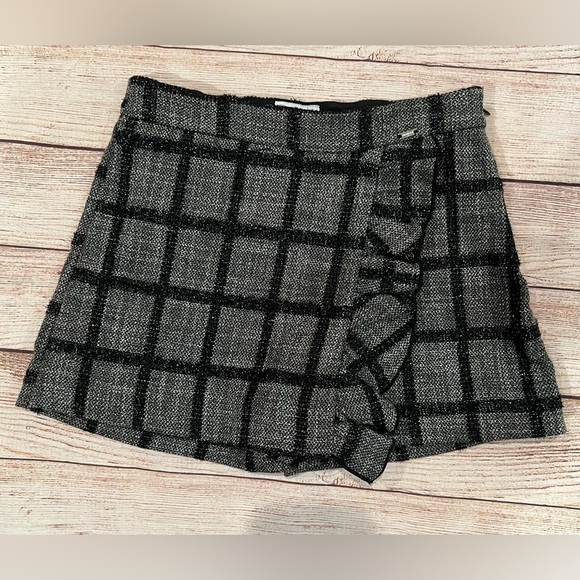 Mayoral Other - MAYORAL Girls Black Sparkle Shorts size 6